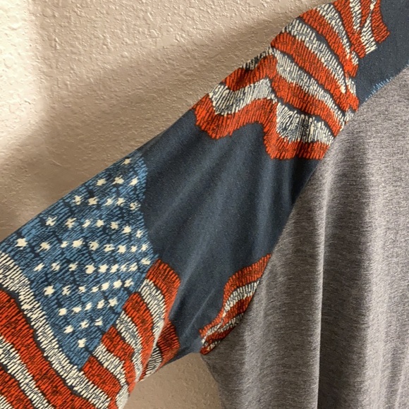 —Medium American Flag LuLaRoe Randy T - Picture 2 of 5